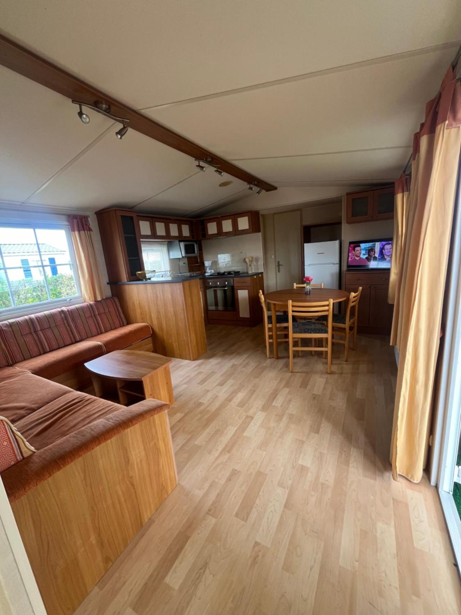 Mobile-home 4 Etoiles Bord De *